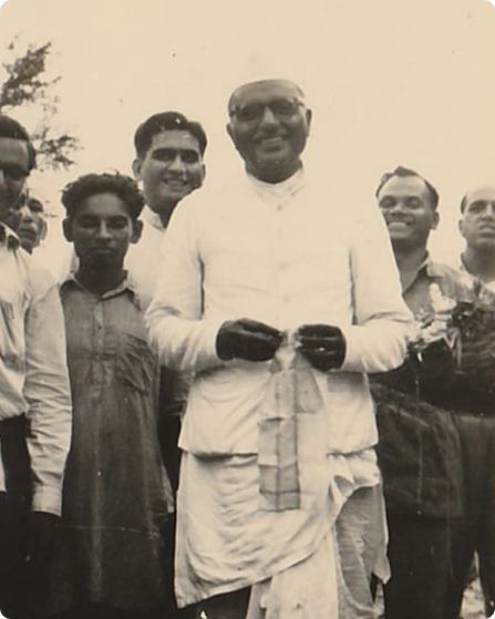 history-present-main-img